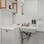 Apartman Mido Tres In New Building With Parking, Self Check-in And Security Bukarest