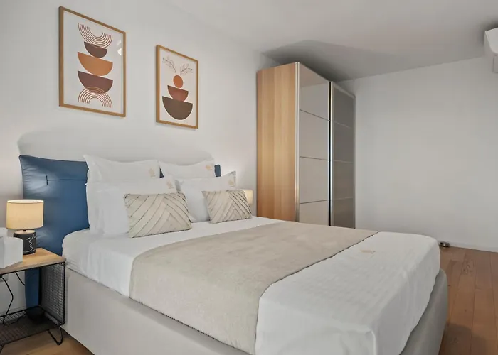 Mido Tres In New Building With Parking, Self Check-in And Security Bucharest