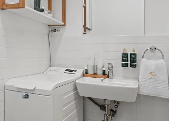 Apartment Mido Tres In New Building With Parking, Self Check-in And Security Bucharest